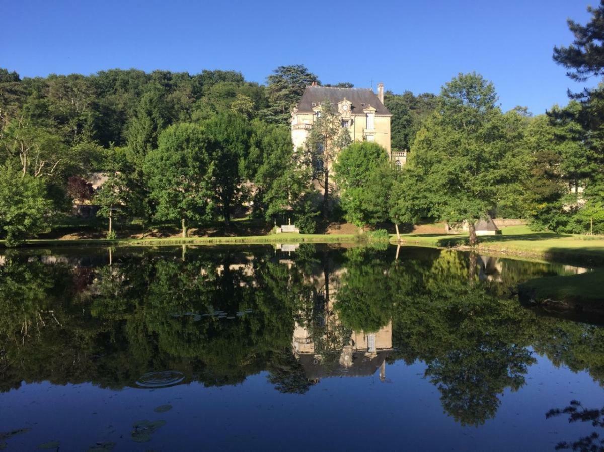 Gite Familial Chateau La Roche Racan Saint-Paterne-Racan المظهر الخارجي الصورة